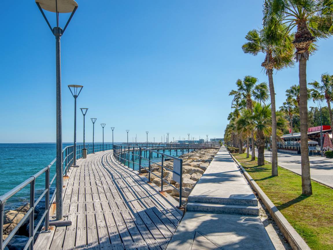 66 M² Apartamento ∙ 2 Habitaciones ∙ 4 Huéspedes - Limasol