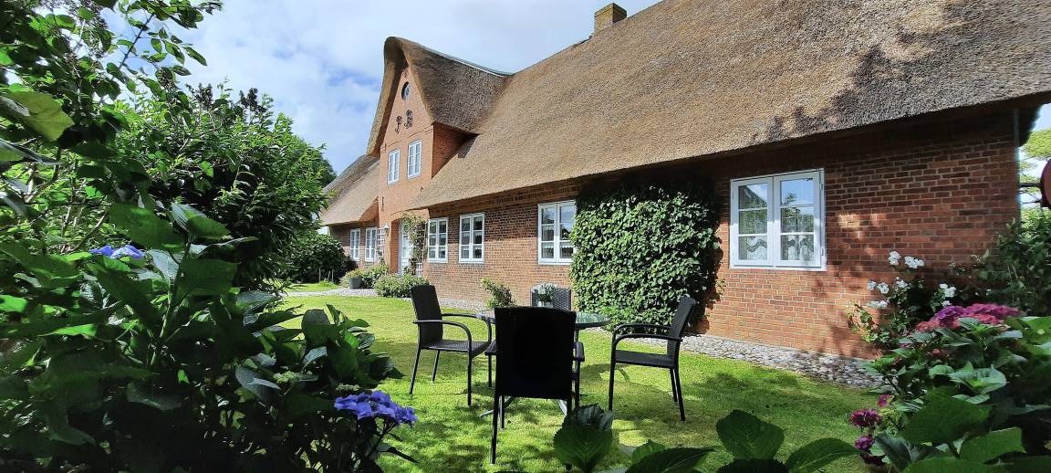 70 M² Ferienhaus ∙ 2 Schlafzimmer ∙ 4 Gäste - Utersum