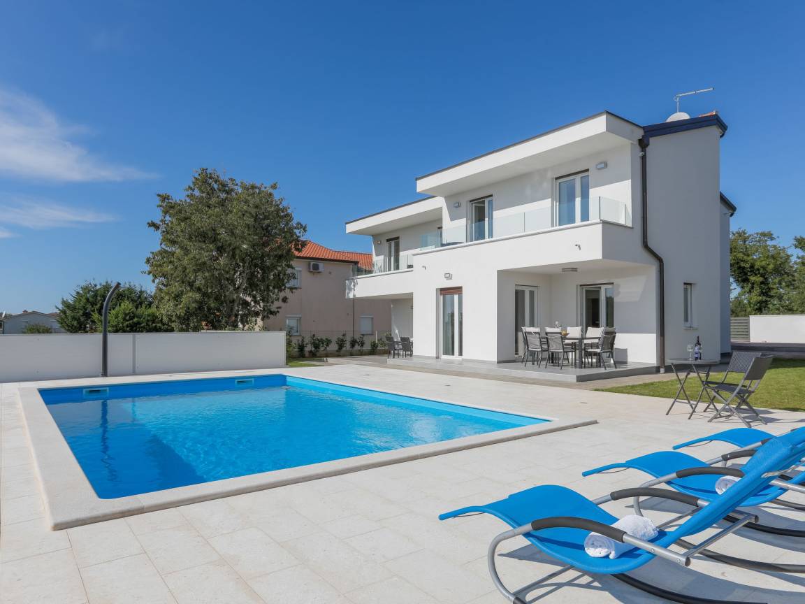 250 M² Ferienhaus ∙ 5 Schlafzimmer ∙ 10 Gäste - Poreč