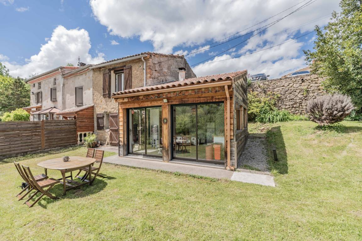 80 M² Casa ∙ 2 Habitaciones ∙ 5 Huéspedes - Ariège