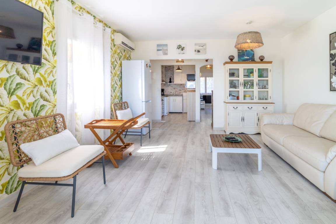 65 M² Apartment ∙ 2 Bedrooms ∙ 4 Guests - Portbou