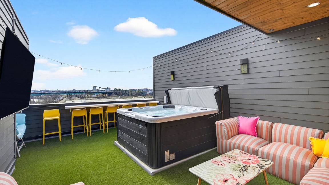House ∙ 8 Bedrooms ∙ 24 Guests - Nashville, TN