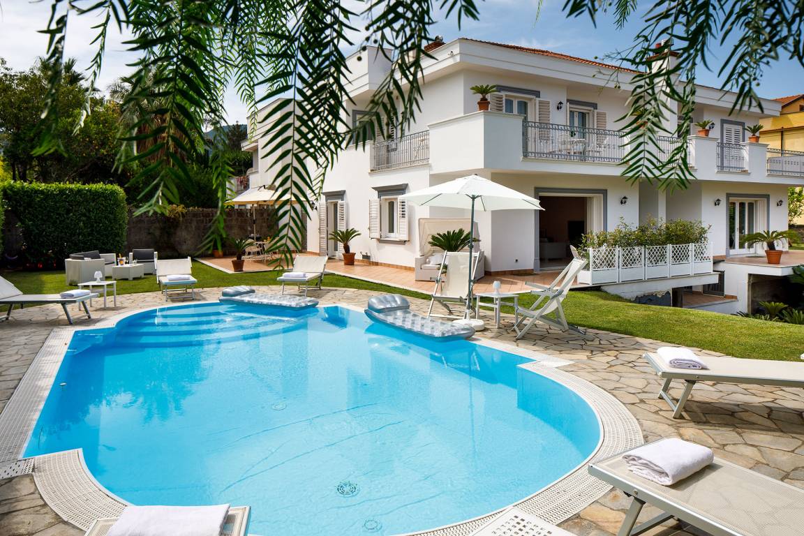 200 M² Villa ∙ 3 Habitaciones ∙ 10 Huéspedes - Vico Equense
