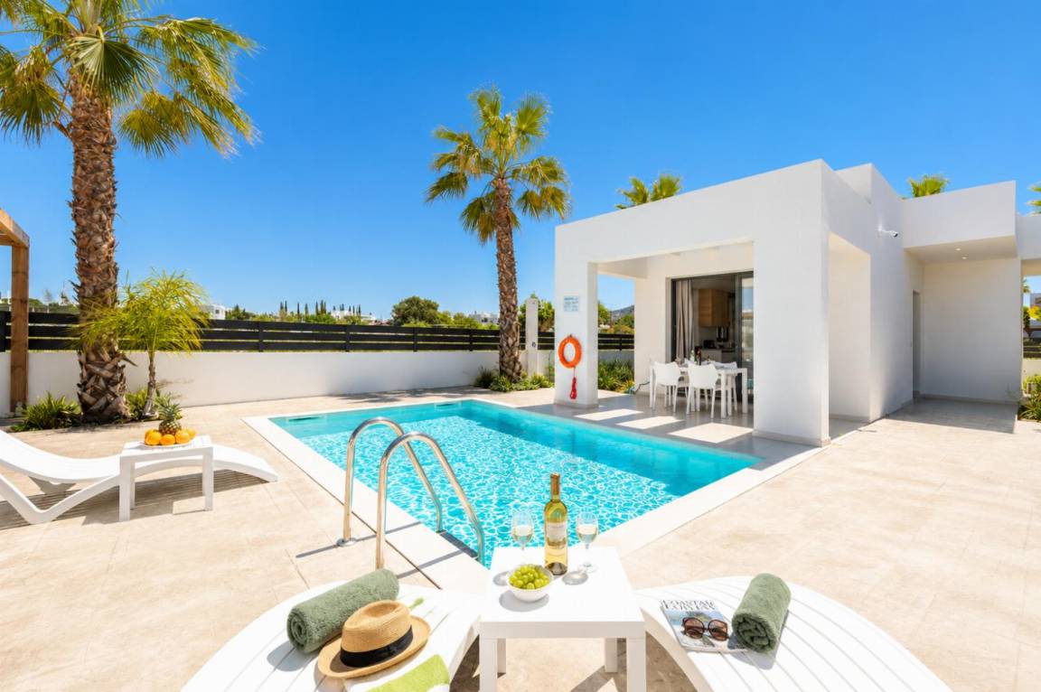 165 M² Villa ∙ 2 Bedrooms ∙ 4 Guests - Kos