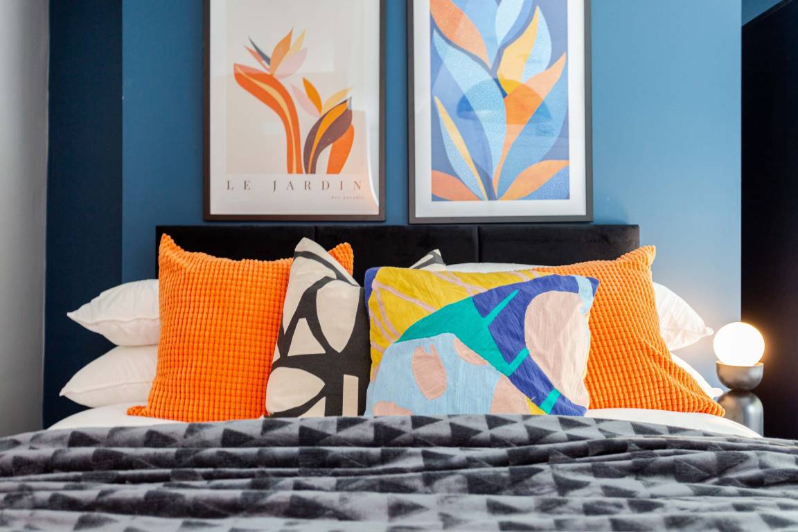 Apartment ∙ 7 Bedrooms ∙ 14 Guests - Manchester