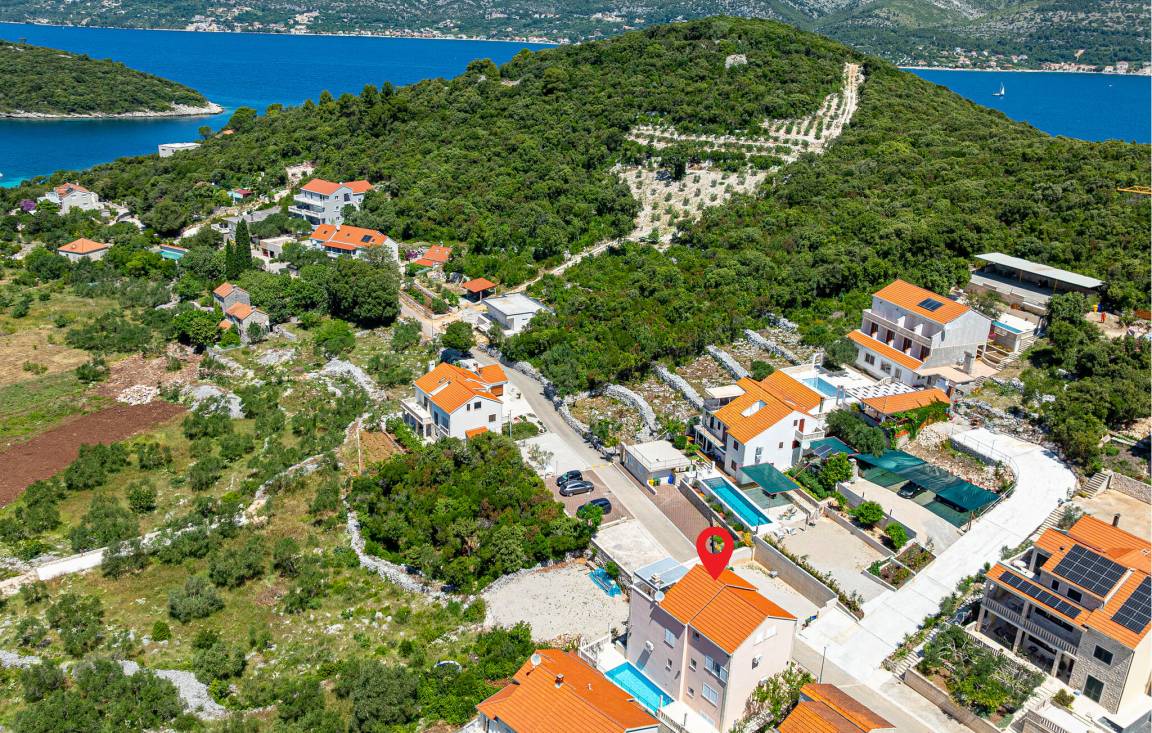 206 M² House ∙ 6 Bedrooms ∙ 12 Guests - Korčula Island