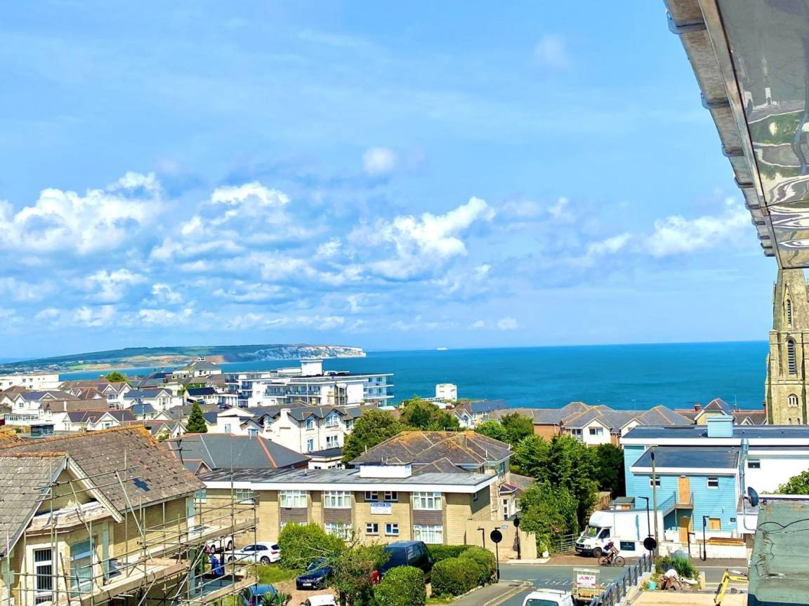Cottage ∙ 3 Bedrooms ∙ 6 Guests - Shanklin
