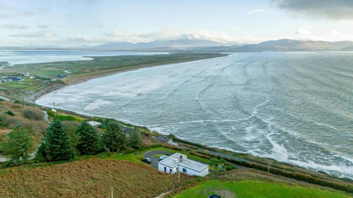 Cottage ∙ 3 Bedrooms ∙ 7 Guests - Dingle Peninsula