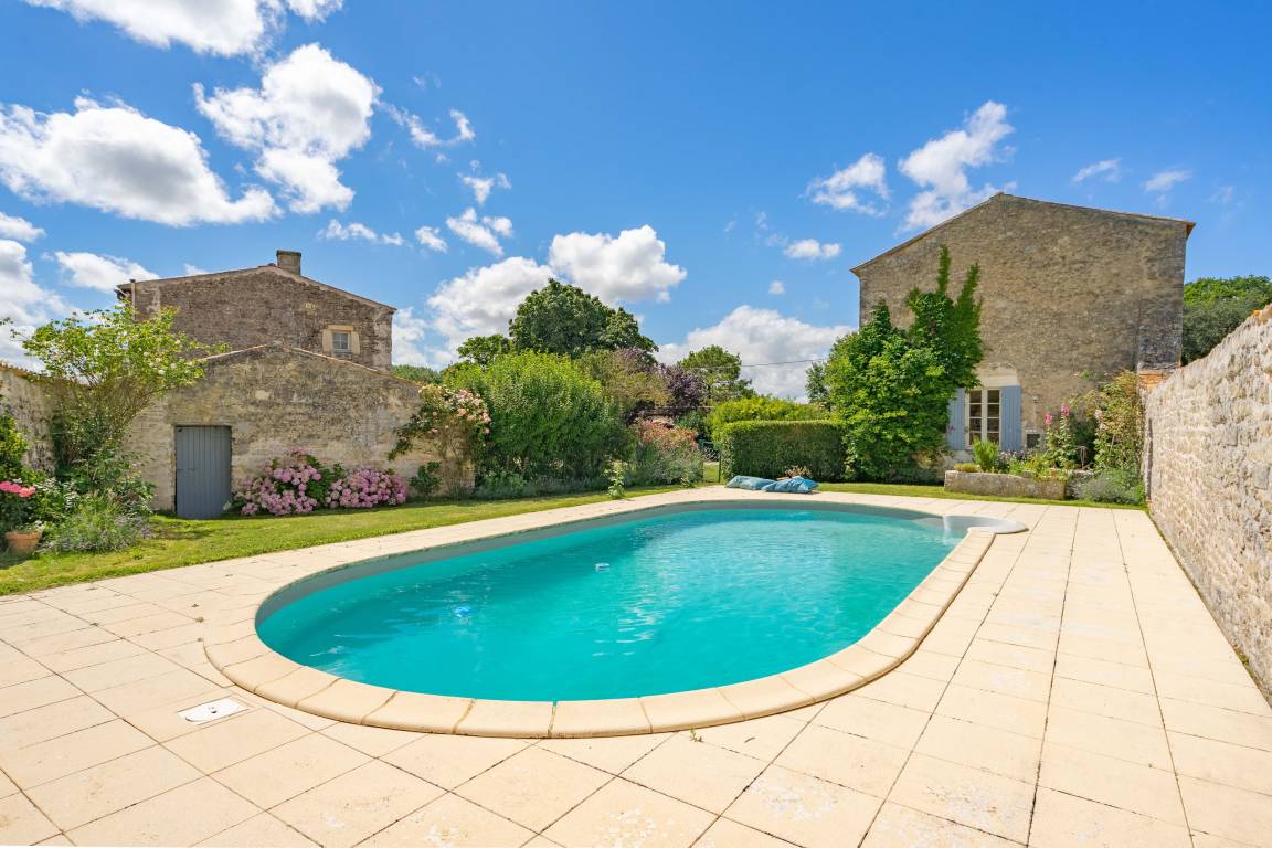 160 M² Maison De Vacances ∙ 4 Chambres ∙ 11 Personnes - Saujon