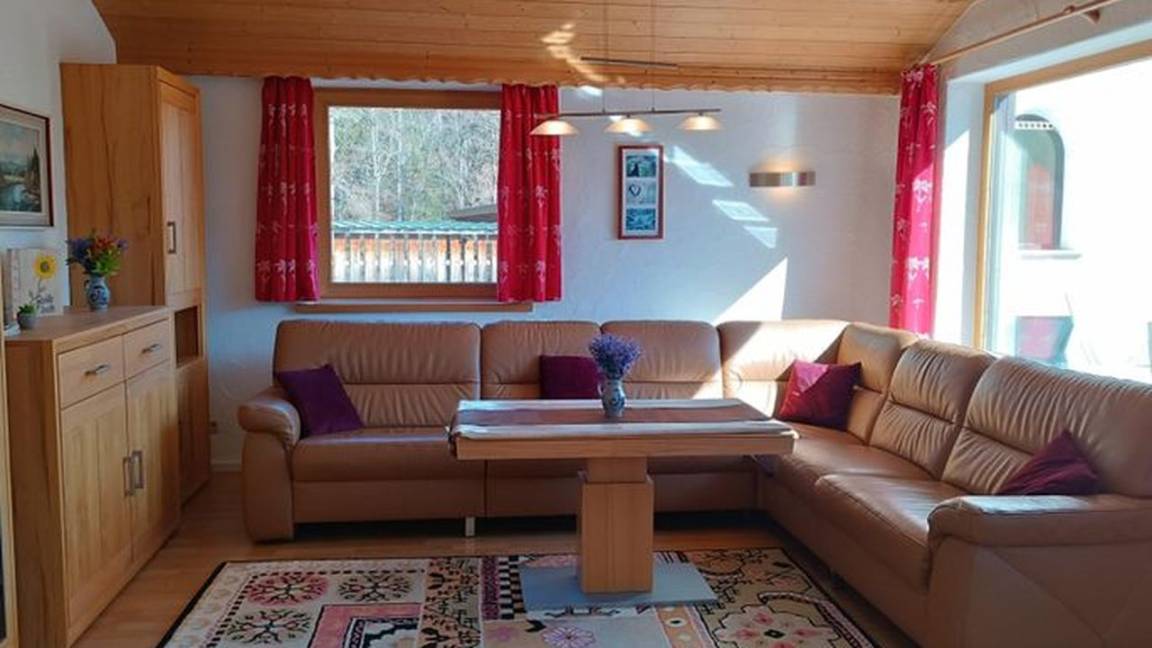 100 M² Appartement ∙ 2 Slaapkamers ∙ 4 Gasten - Bolsterlang