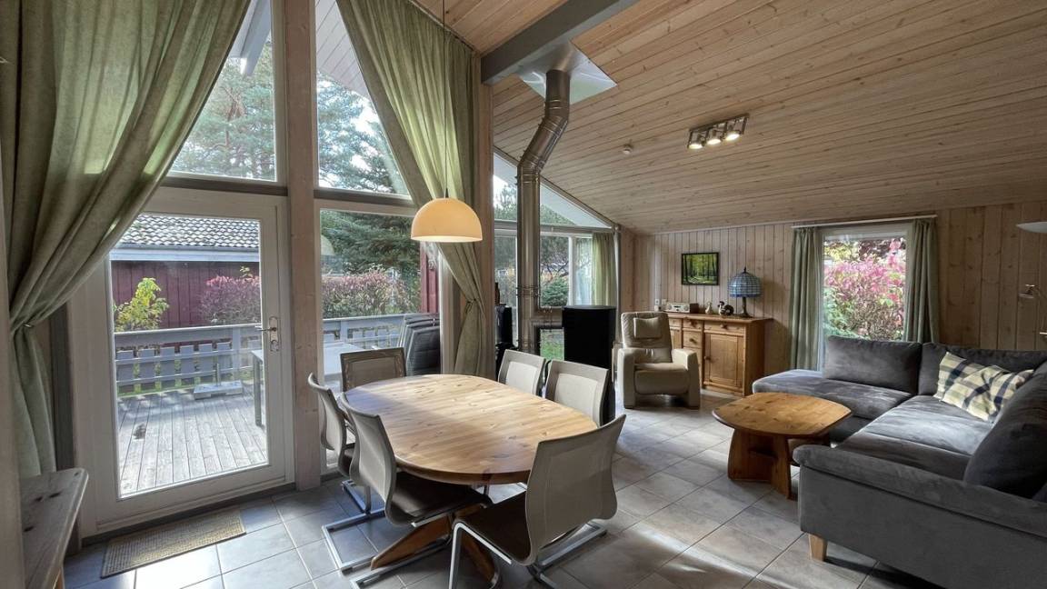 77 M² Ferienhaus ∙ 2 Schlafzimmer ∙ 4 Gäste - Userin