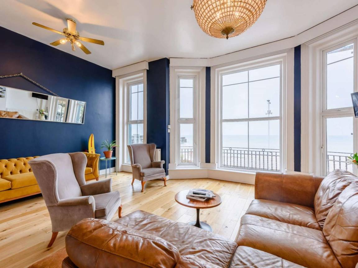Apartment ∙ 7 Bedrooms ∙ 11 Guests - Hastings