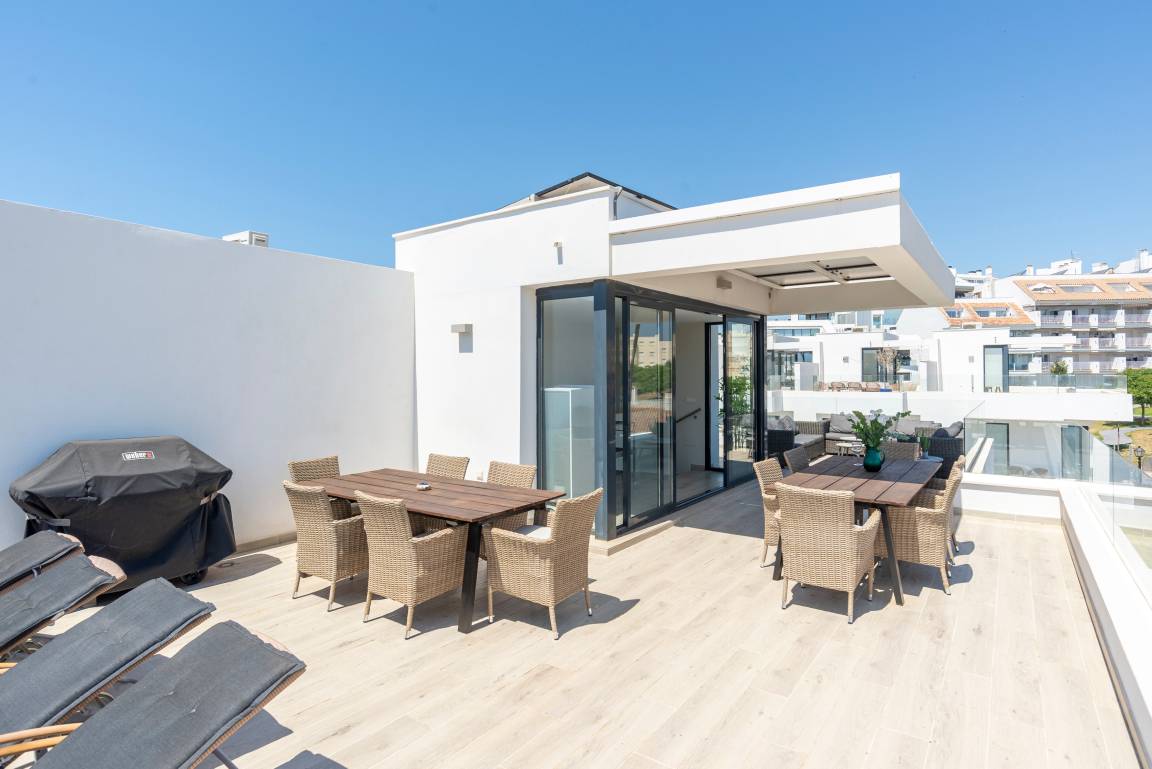 220 M² House ∙ 5 Bedrooms ∙ 7 Guests - Fuengirola