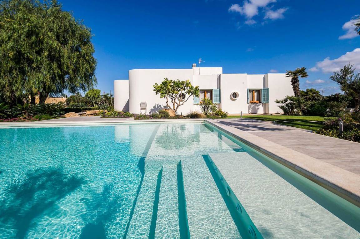 Villa ∙ 7 Bedrooms ∙ 14 Guests - Trapani