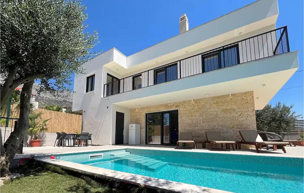 120 M² House ∙ 4 Bedrooms ∙ 8 Guests - Split