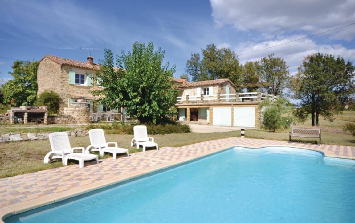 90 M² House ∙ 3 Bedrooms ∙ 6 Guests - Alès