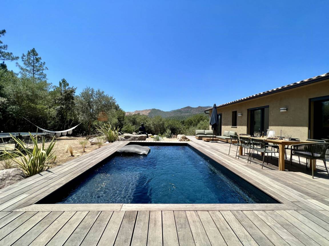 135 M² House ∙ 4 Bedrooms ∙ 8 Guests - Figari