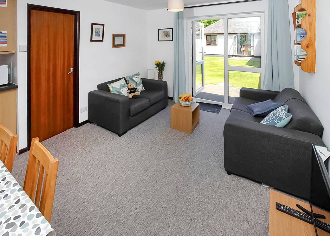 Bungalow ∙ 2 Bedrooms ∙ 6 Guests - Cornwall