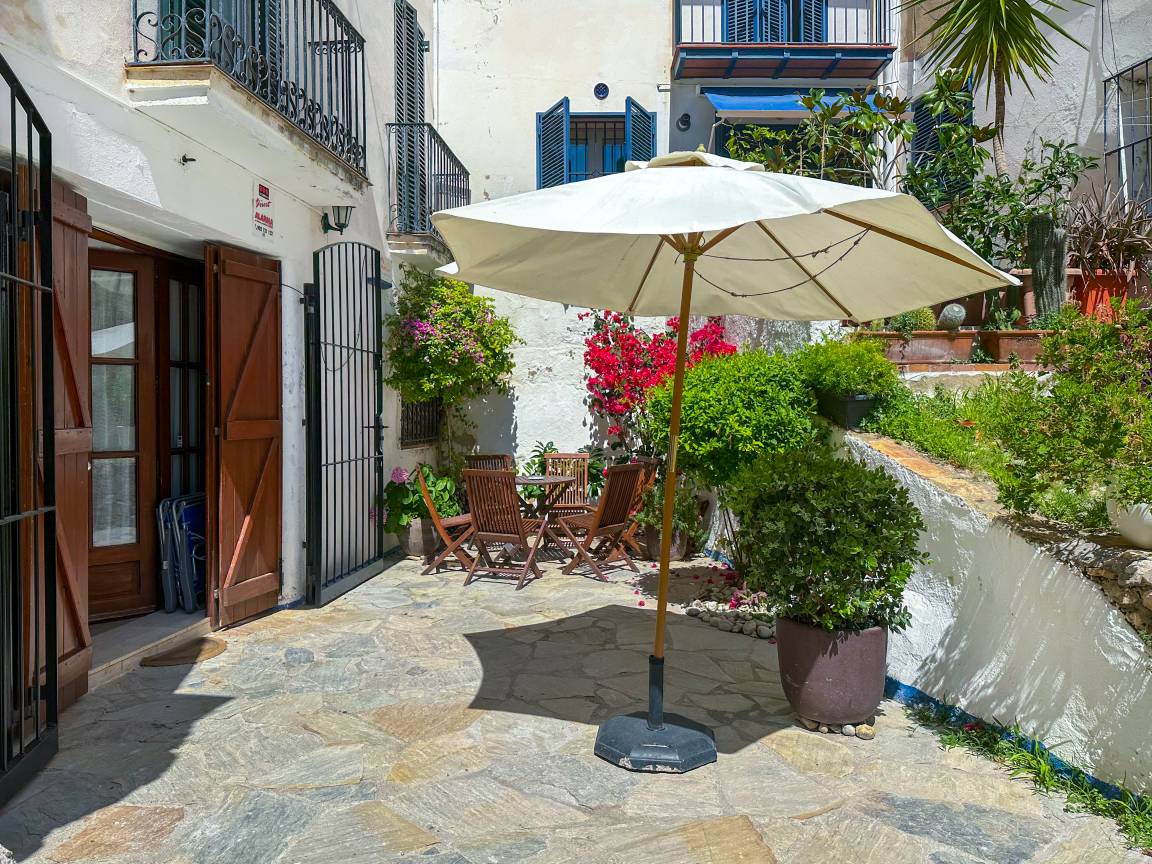 100 M² Apartamento ∙ 2 Habitaciones ∙ 6 Huéspedes - Sitges