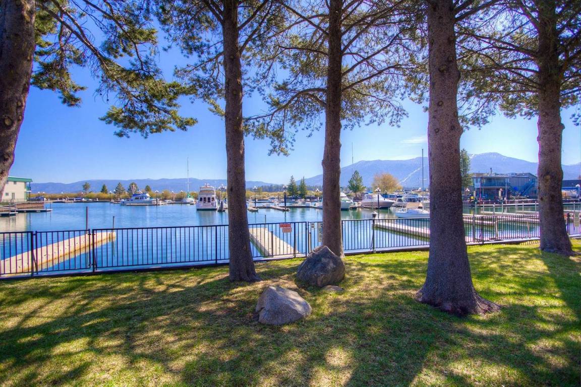 130 M² Cabin ∙ 3 Bedrooms ∙ 6 Guests - Lake Tahoe