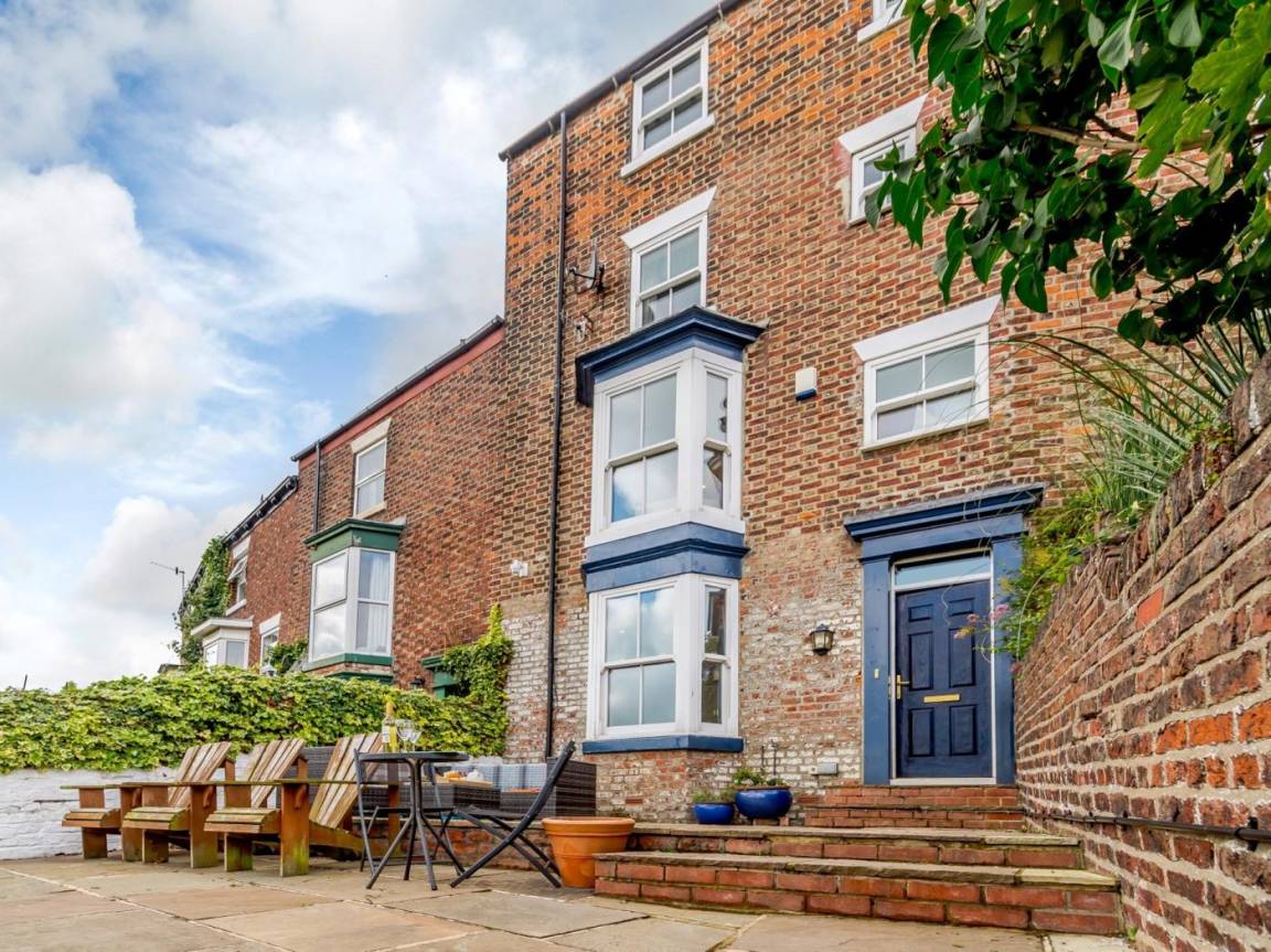 Cottage ∙ 5 Bedrooms ∙ 10 Guests - Whitby