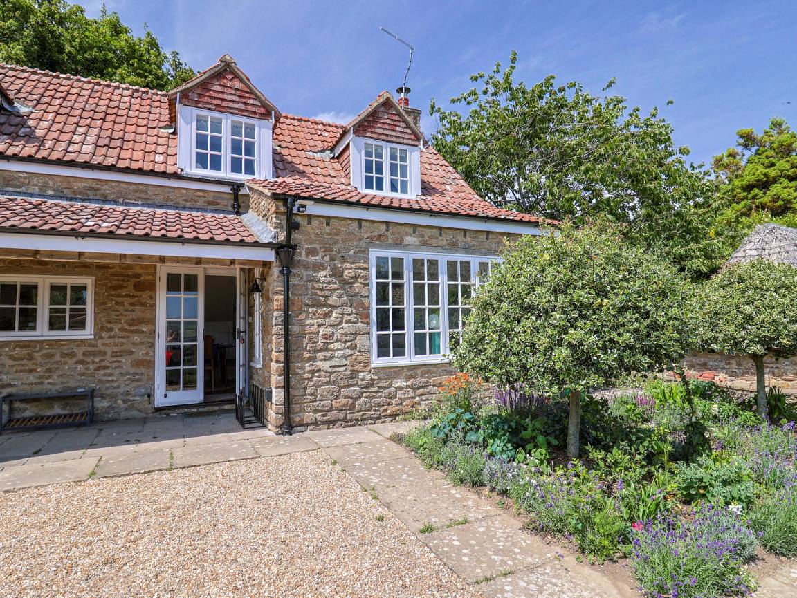 Cottage ∙ 2 Bedrooms ∙ 4 Guests - Bridport