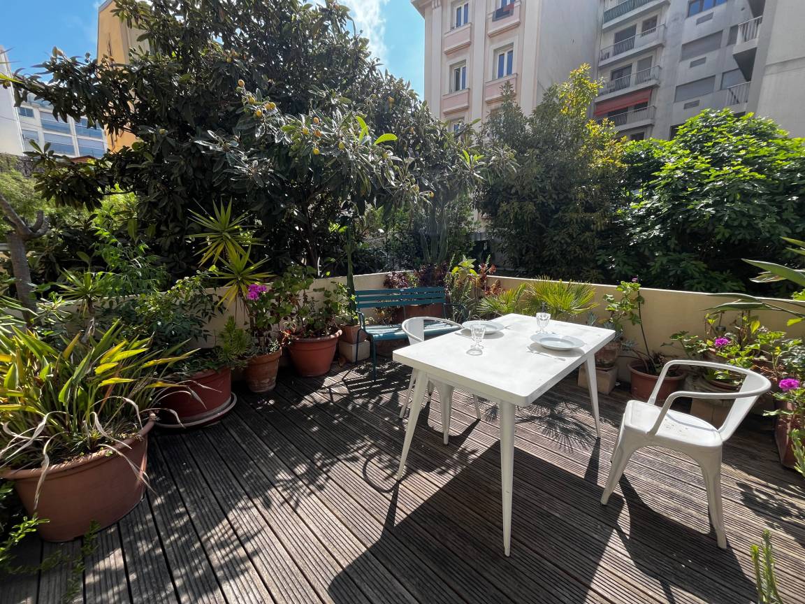 28 M² Studio Flat ∙ 2 Guests - Nice