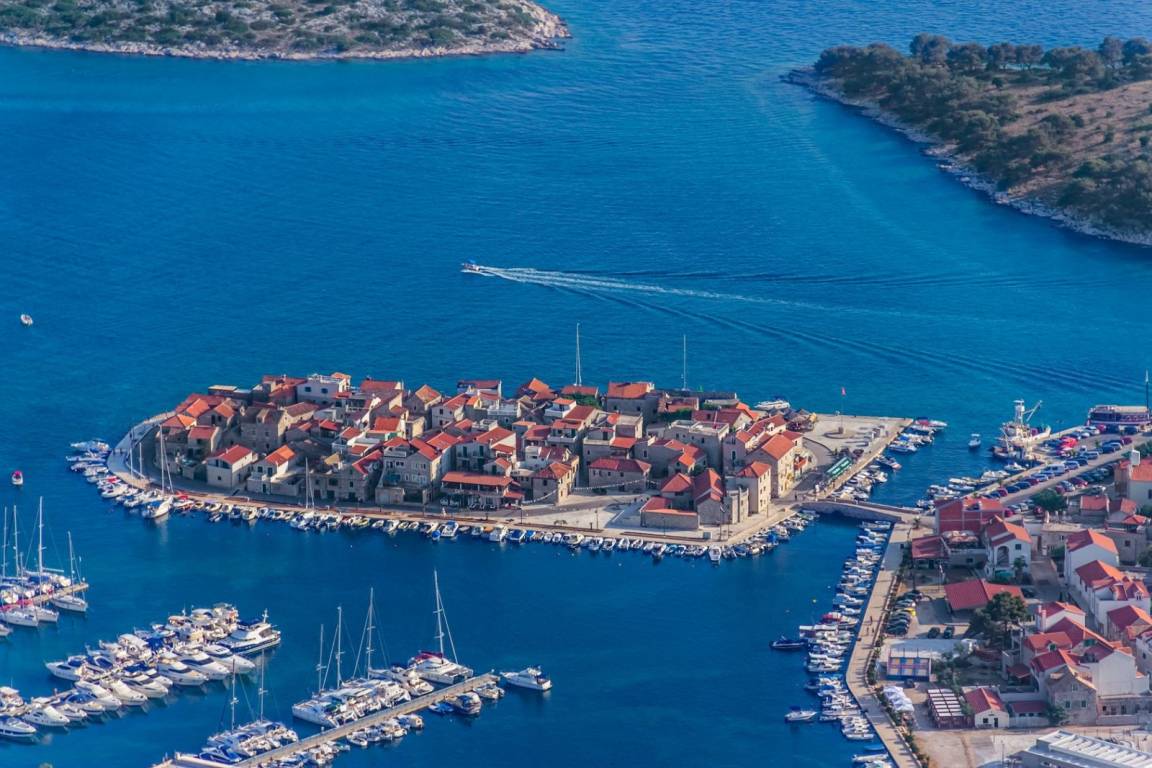 50 M² Apartment ∙ 2 Bedrooms ∙ 4 Guests - Vodice, Croatia