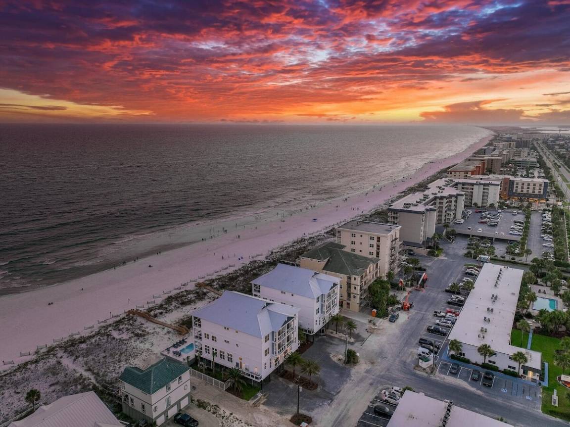 558 M² House ∙ 8 Bedrooms ∙ 20 Guests - Fort Walton Beach, FL