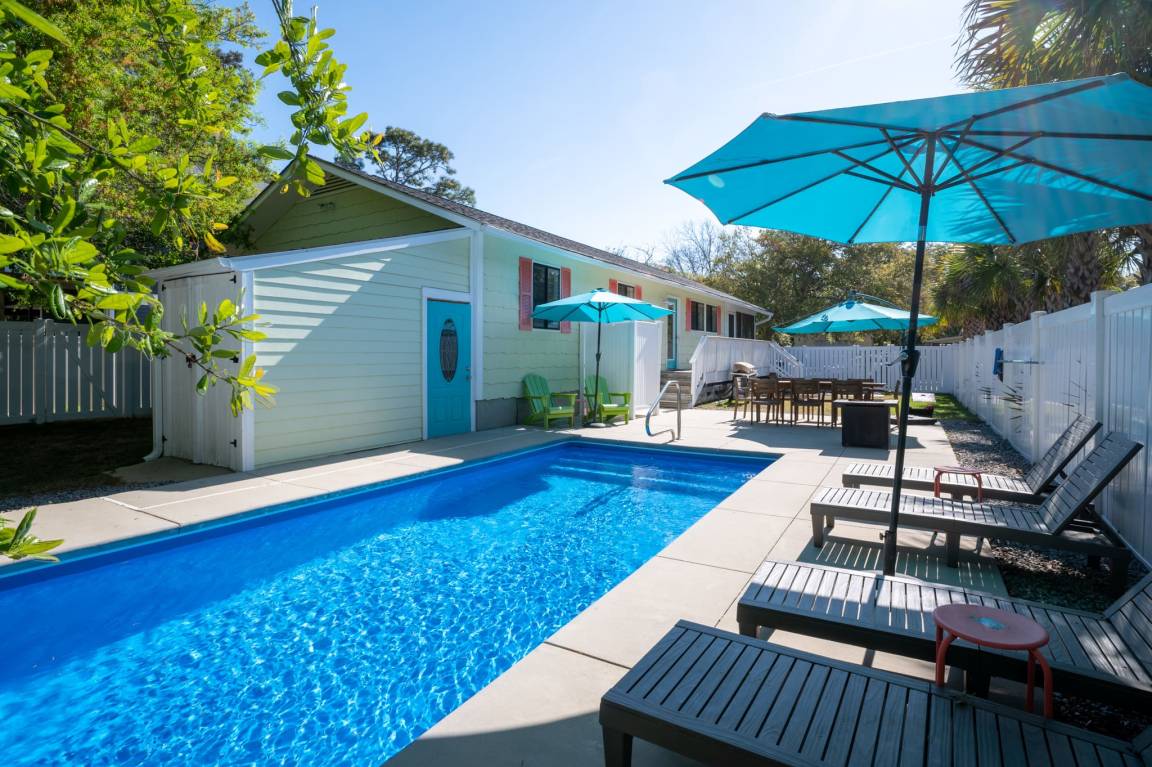 99 M² House ∙ 4 Bedrooms ∙ 8 Guests - Oak Island, NC