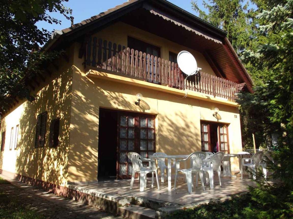 90 M² House ∙ 3 Bedrooms ∙ 8 Guests - Badacsony