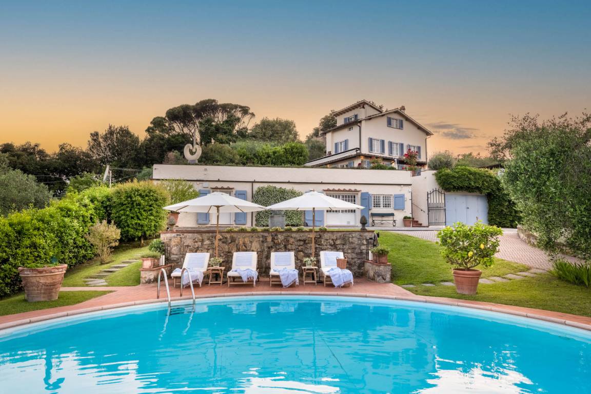 450 M² Villa ∙ 5 Bedrooms ∙ 10 Guests - Lucca