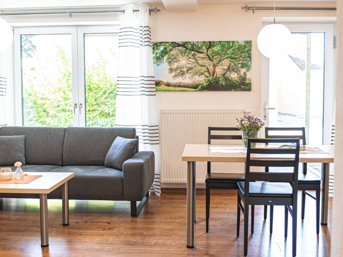 65 M² Ferienwohnung ∙ 1 Schlafzimmer ∙ 2 Gäste - Ochsenhausen