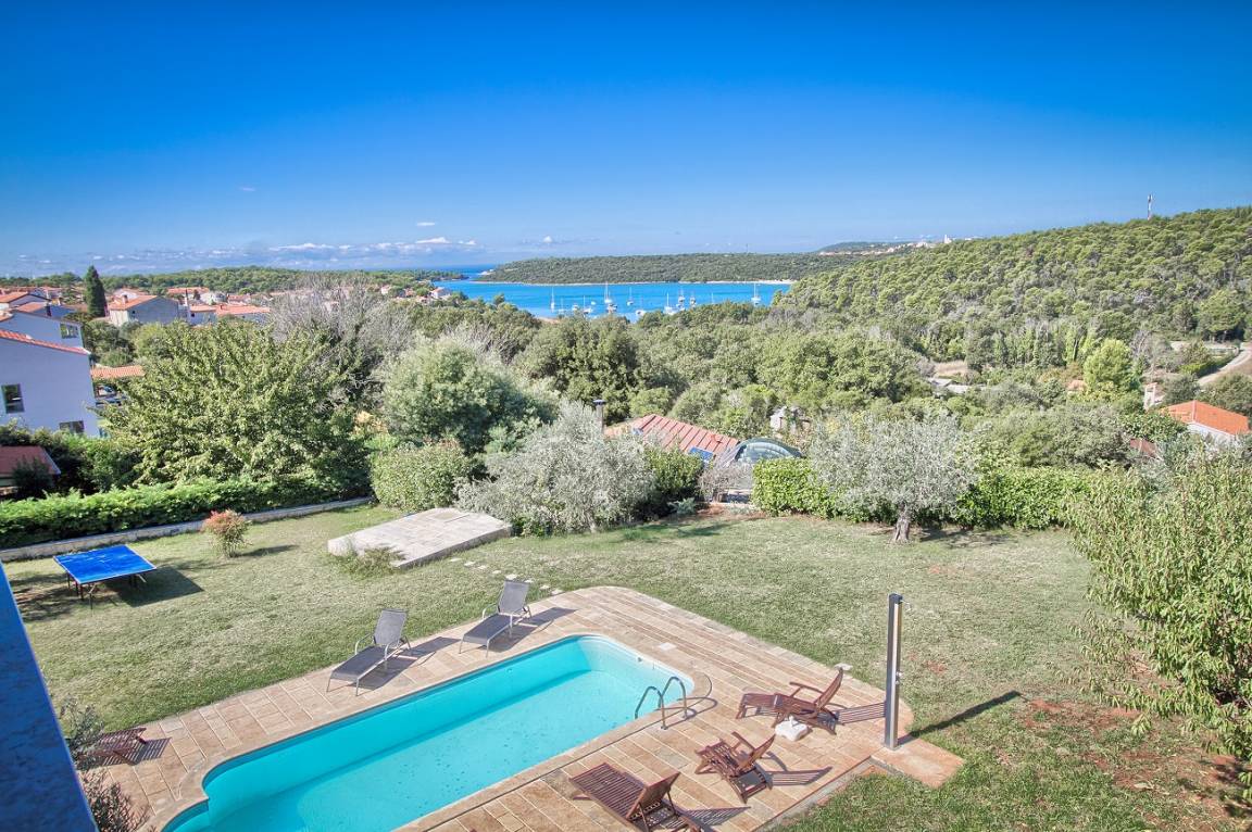 100 M² Apartment ∙ 2 Bedrooms ∙ 6 Guests - Pula