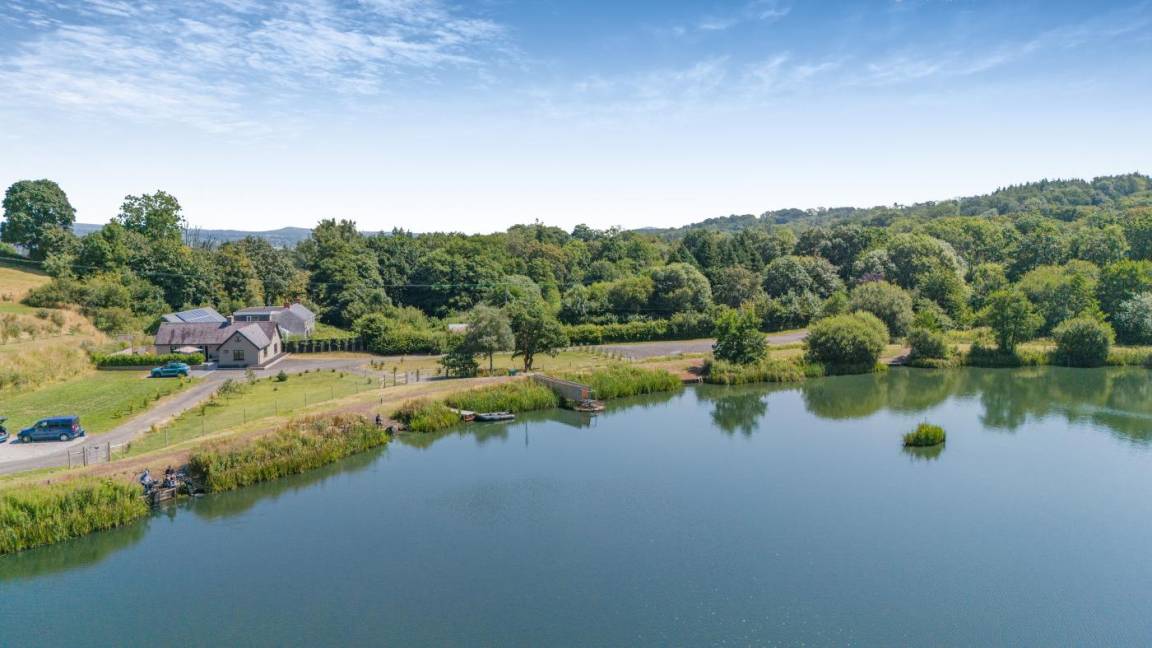 Cottage ∙ 2 Bedrooms ∙ 4 Guests - Carmarthen