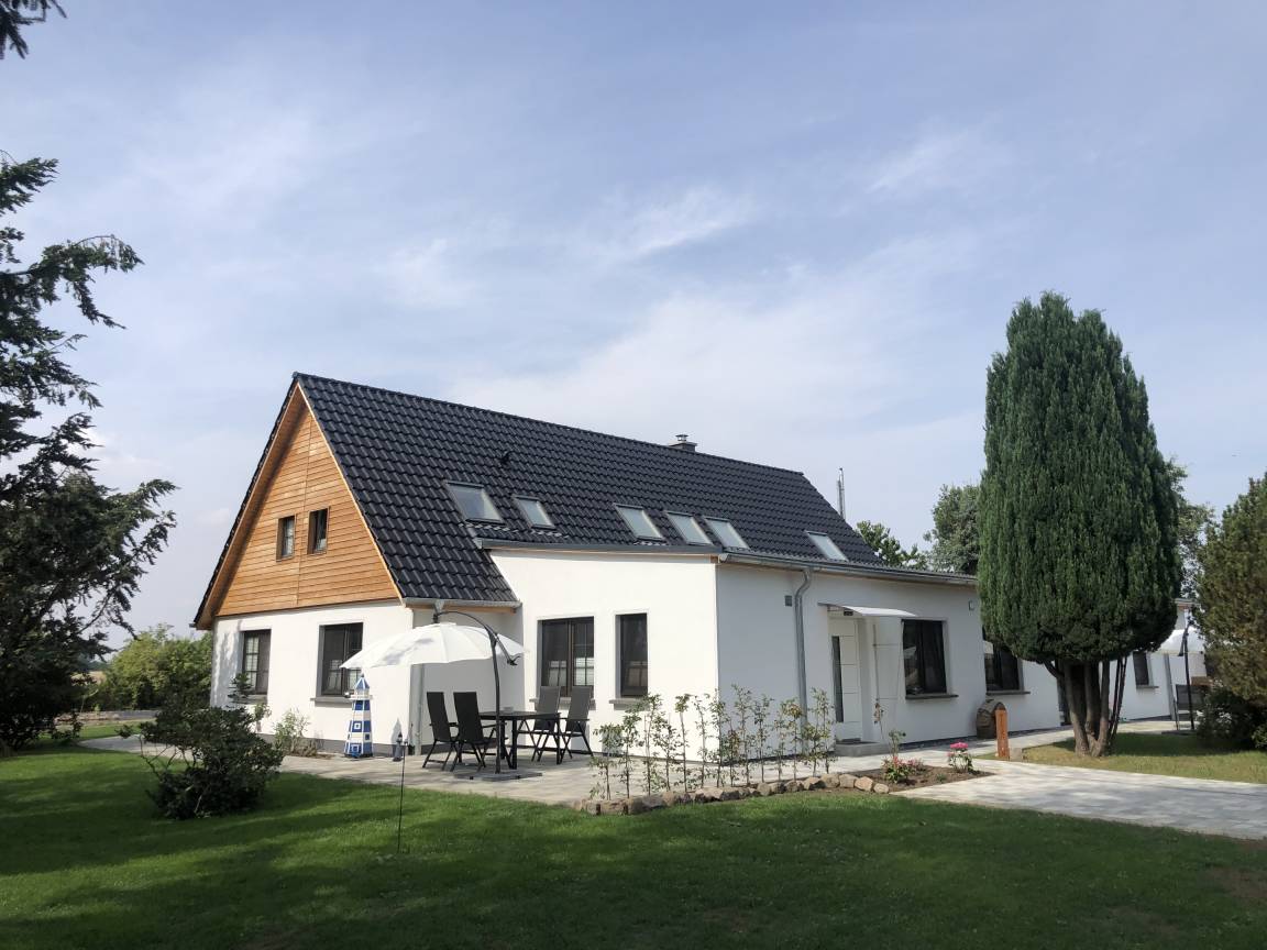 94 M² Ferienwohnung ∙ 2 Schlafzimmer ∙ 4 Gäste - Greifswald