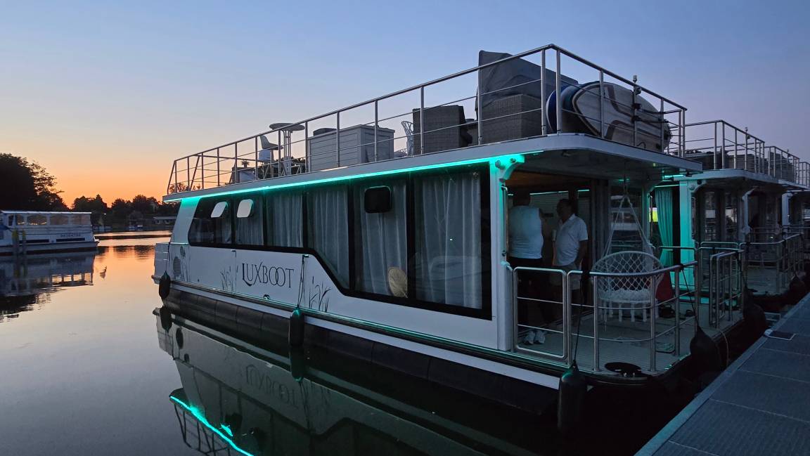 50 M² Houseboat ∙ 2 Bedrooms ∙ 4 Guests - Templin