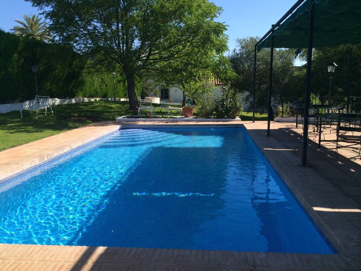 600 M² House ∙ 10 Bedrooms ∙ 24 Guests - Córdoba