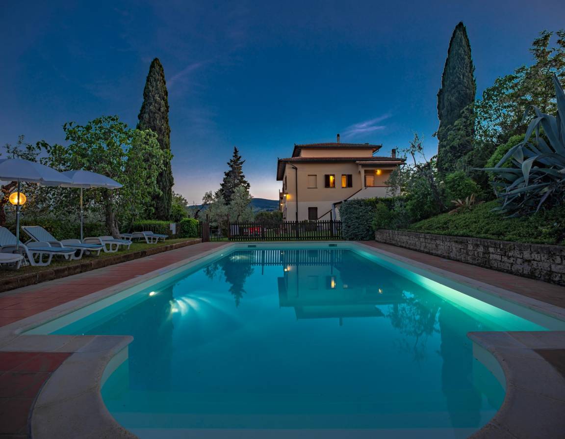 250 M² Villa ∙ 5 Bedrooms ∙ 10 Guests - San Gimignano