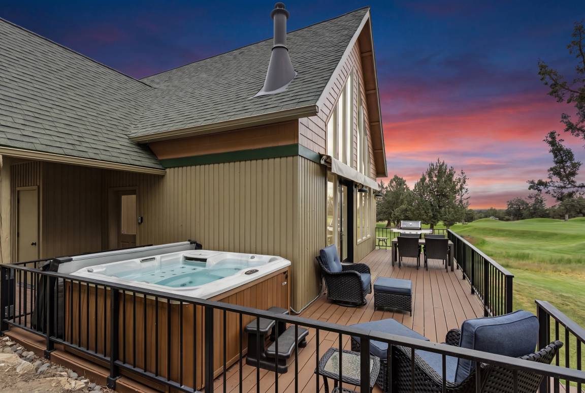126 M² House ∙ 3 Bedrooms ∙ 7 Guests - Eagle Crest, OR