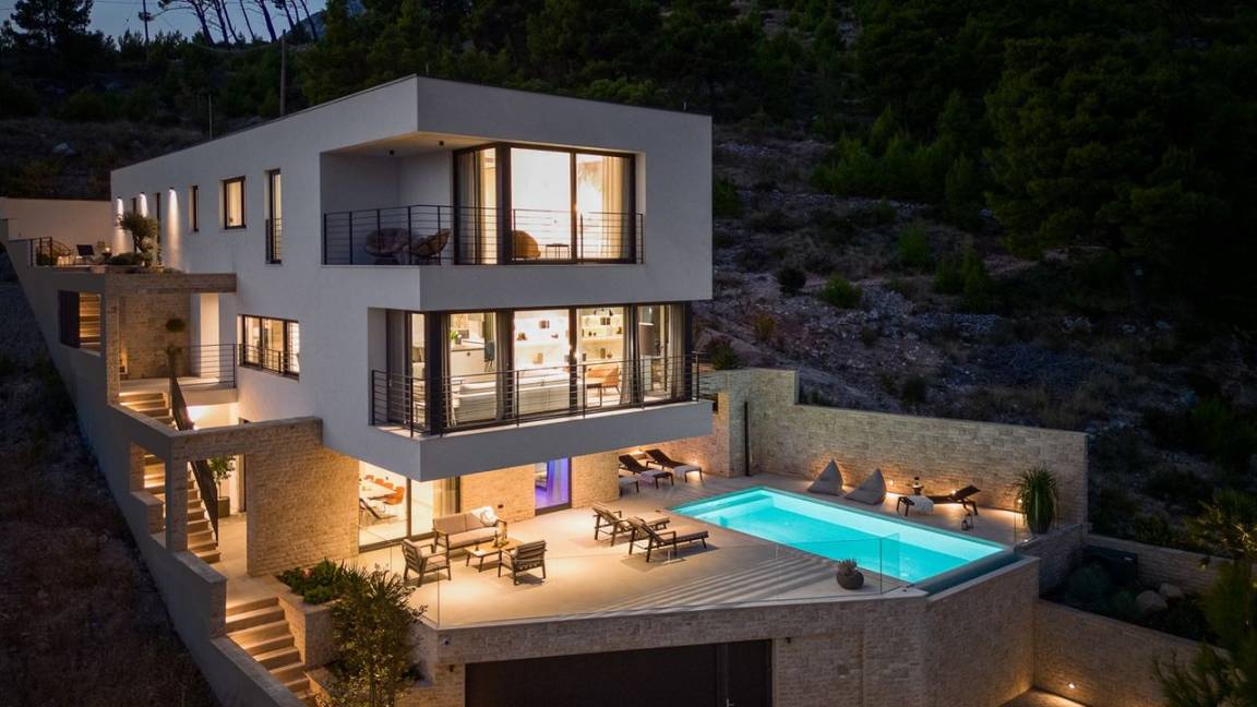 380 M² Apartment ∙ 4 Bedrooms ∙ 8 Guests - Omiš