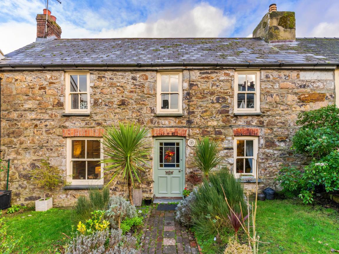 110 M² House ∙ 2 Bedrooms ∙ 4 Guests - Fishguard