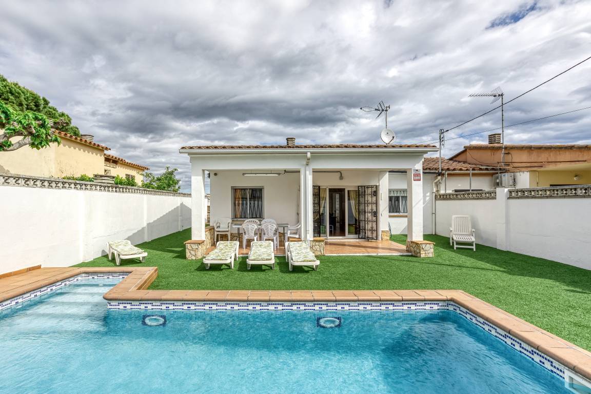 100 M² Maison De Vacances ∙ 4 Chambres ∙ 8 Personnes - L'Estartit