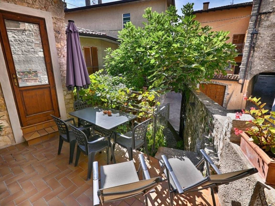 75 M² Apartment ∙ 2 Bedrooms ∙ 6 Guests - Gargnano
