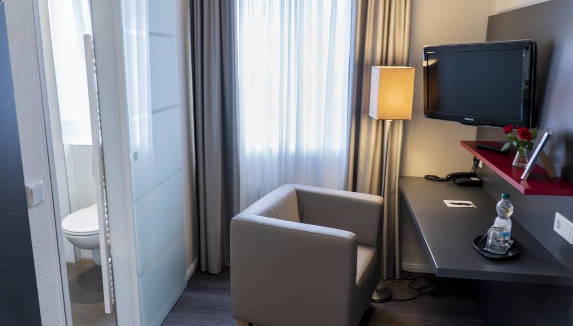 12 M² Hotelli ∙ 1 Makuuhuone ∙ 1 Vieras - Flensburg