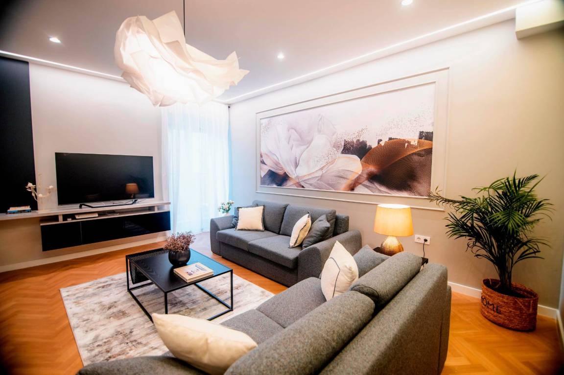 98 M² Appartamento Vacanza ∙ 2 Camere Da Letto ∙ 4 Ospiti - Zagabria