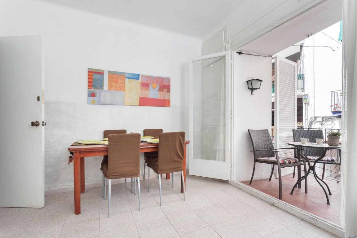 90 M² Apartment ∙ 4 Bedrooms ∙ 12 Guests - Sitges