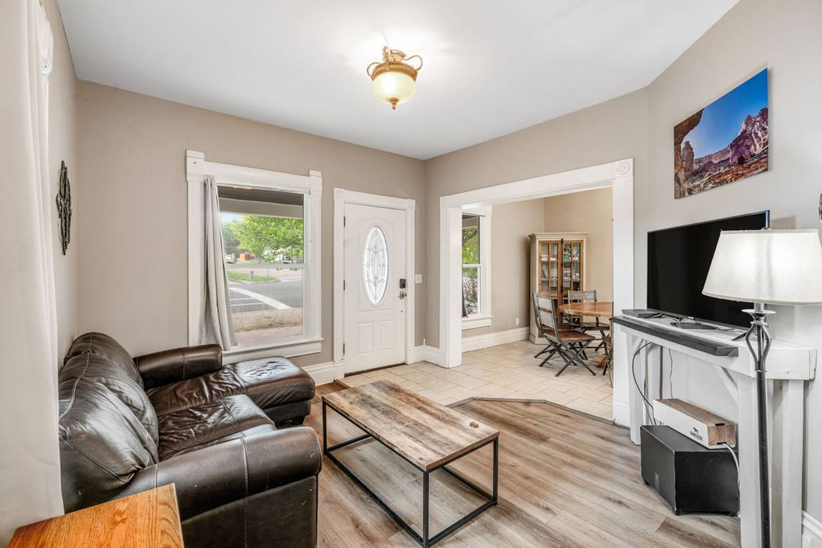 Apartment ∙ 3 Bedrooms ∙ 6 Guests - Colorado Springs, CO