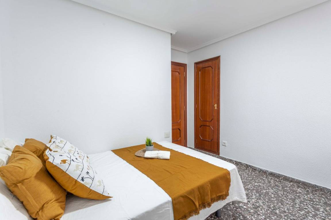 130 M² Private Room ∙ 1 Bedroom ∙ 5 Guests - Valencia