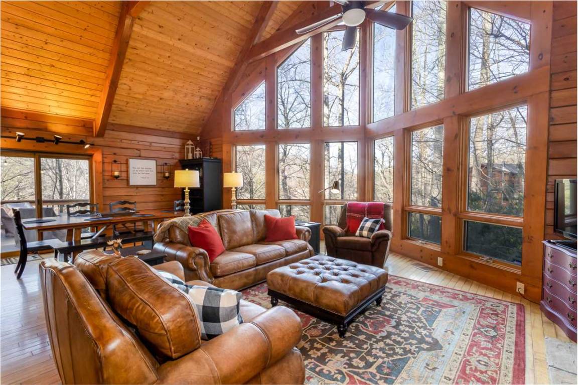 159 M² Cabin ∙ 3 Bedrooms ∙ 10 Guests - Boone, NC